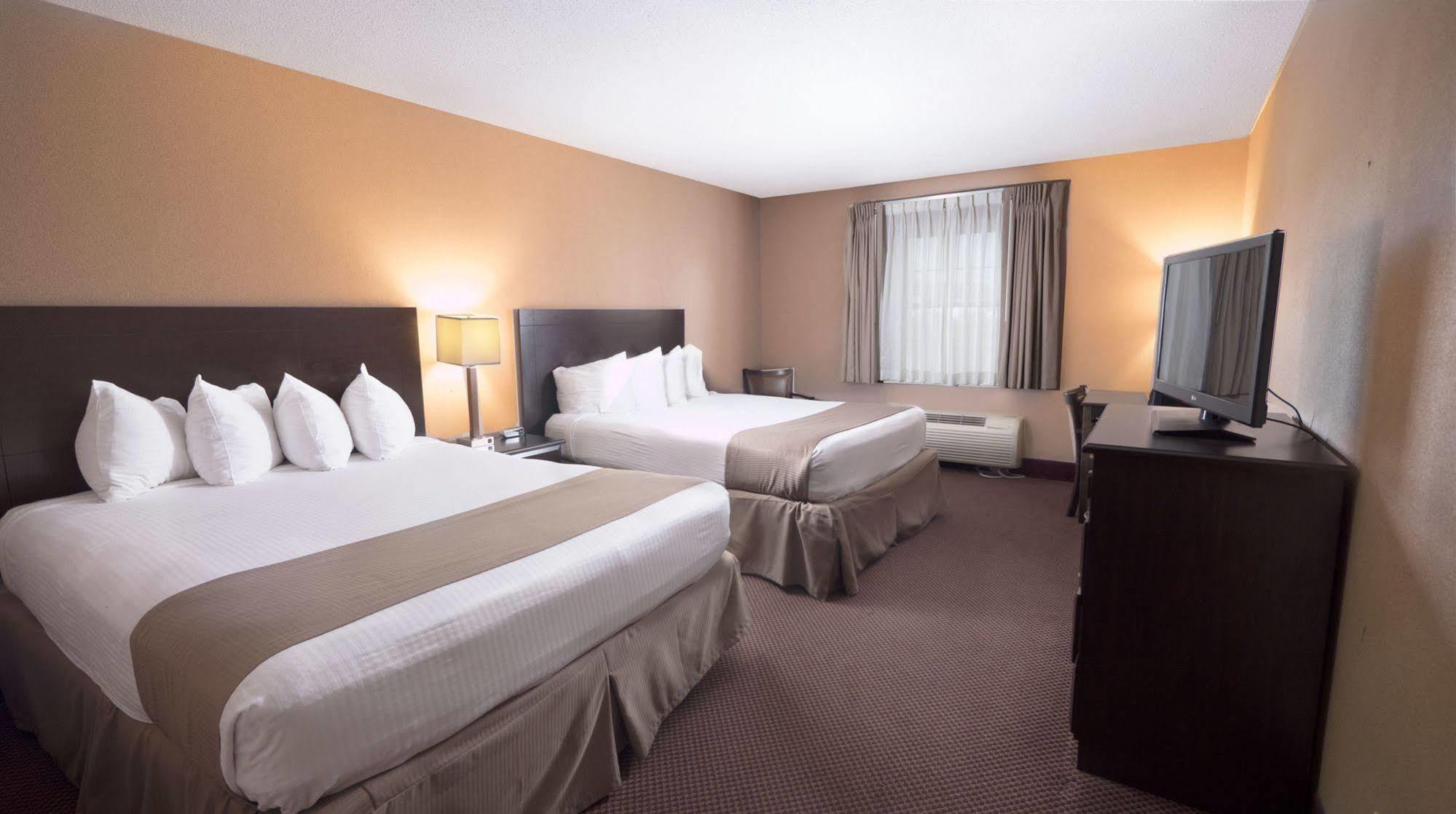 Moberly Inn & Suites Экстерьер фото